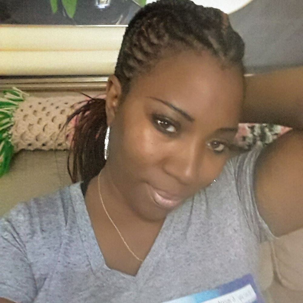 Meet your Posher, Monique